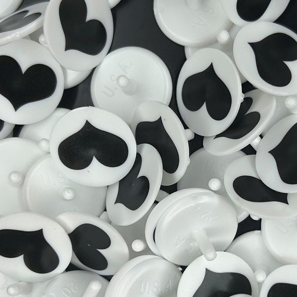 Personalized golf markers printed with black hearts